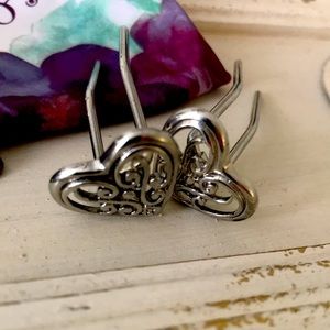 Lilla Rose 2” Heart Upins